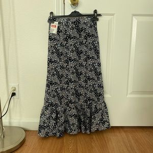 Blue floral midi skirt